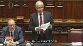 Scontro politico sulle cariche della polizia