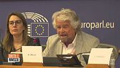 Il ritorno di Grillo: "Introdurre il reddito universale"