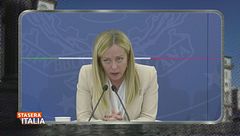 Giorgia Meloni e le domande dei giornalisti