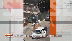 Tentativo di scippo a Roma, il video del linciaggio