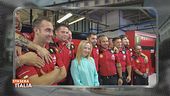 Giorgia Meloni ai box della F1