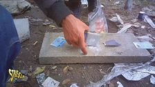 Pietre contro Brumotti al boschetto della droga di Rogoredo