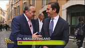 Il Vespone punge Meloni: "Nera? È blu estoril!"