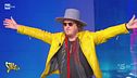 A "Moda caustica" Zucchero va in... giallo