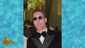 Vlahovic a Capodanno: è vestito da Matrix o da Totò iettatore?