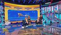 Ezio ed Enzino giocano con i pupazzi di Chiara Ferragni e Fedez