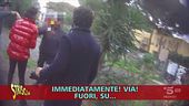 Roma, spinte, insulti e bestemmie al centro sociale di Cinecittà