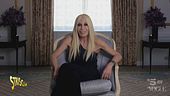 "Fatti e rifatti". A Donatella Versace si smonta... l'orecchio