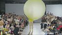 A "Moda Caustica" le sfilate più pazze del mondo