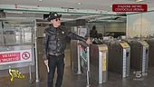 Porte aperte alla metro di Roma e si viaggia senza biglietto