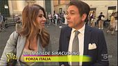 Bavaglio ai giornalisti. Giuseppe Conte: «Usate la pochette!»