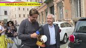 Mentana è incontinente? Ci vuole un Tapiro col pannolone