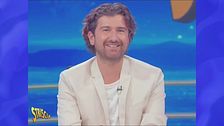 Il meglio di Alessandro Siani dietro al bancone di Striscia