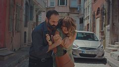 Serhat rapisce Benal