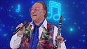 Claudio Lauretta nei panni di Renzo Arbore