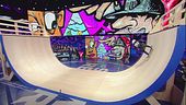 Ema e i salti laterali all'indietro con lo skateboard