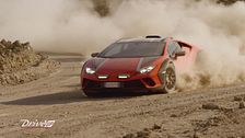 vicky Piria al volante della Lamborghini Huracan Sterrato