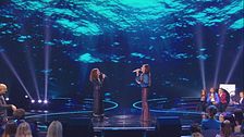 Benedetta Caretta e Marta Viola in "My Heart Will Go On"