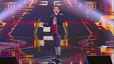 Andrea Urru in "The show must go on"