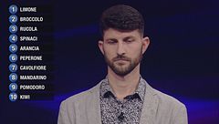 Filippo affronta le dieci botole