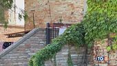 Era tornata per i figli lui l'ha accoltellata