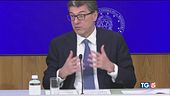 Giorgetti: "Sacrifici per tutti". Opposizioni contro