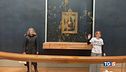 Ecovandali in azione: zuppa sulla Gioconda
