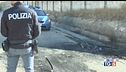 "Mi ha chiuso dentro l'auto tra le fiamme"