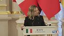 Meloni presiede G7 a Kiev per la libertà