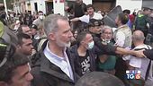 A Valencia rabbia e fango su re Felipe