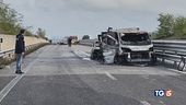 Assalto a portavalori, spari e auto in fiamme