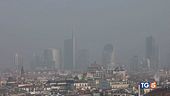 Allarme smog a Milano. Droghe nell'aria a Roma