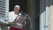 Francesco con i poveri "Basta guerra e fame"