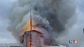 Copenaghen, brucia l'edificio della Borsa