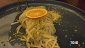 Spaghettoni con polvere di clementine, alici del Mediterraneo e mollica di pane croccante