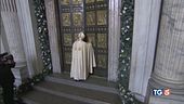 Via al Giubileo, Papa apre la Porta Santa