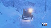 Freddo, neve e vento. Nave contro il molo
