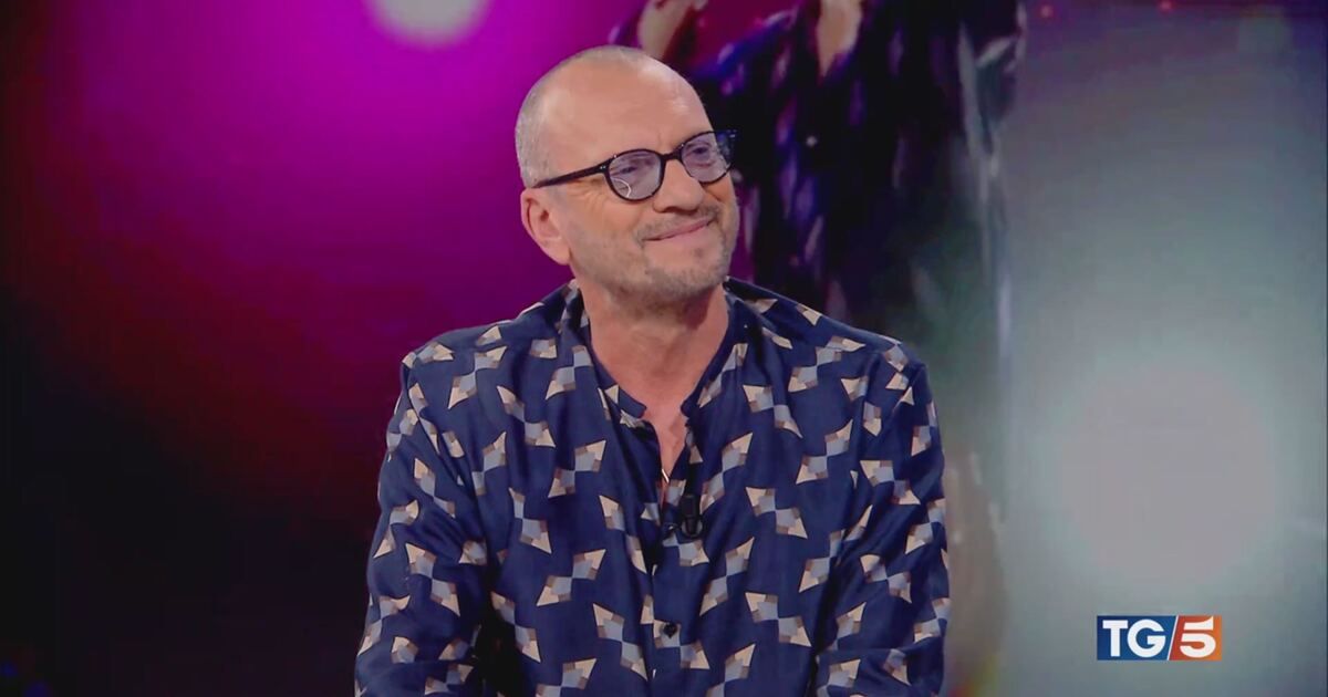 TG5: Biagio Antonacci in studio al Tg5 Video | Mediaset Infinity