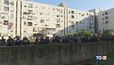 Le forze dell'ordine aggredite dai pusher