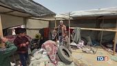 Bombe su Rafah, sfollati in fuga