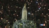 Migliaia a Fatima una distesa di luci