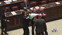 Lite sulle riforme Scontri e insulti