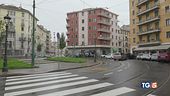 Ubriaco investa ragazza trascinata sotto l'auto