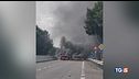 Assalto a portavalori, spari e auto in fiamme