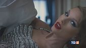 È Taylor Swift mania, i fan sotto la pioggia