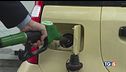 Rc auto ancora su, la benzina in calo