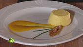 Sformato di patate con crema di carote e cipolla caramellata
