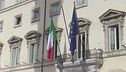 Più aiuti, ma la protesta continua