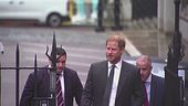 Harry e Meghan più vicini al re