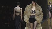 Moda a Parigi, la donna osa